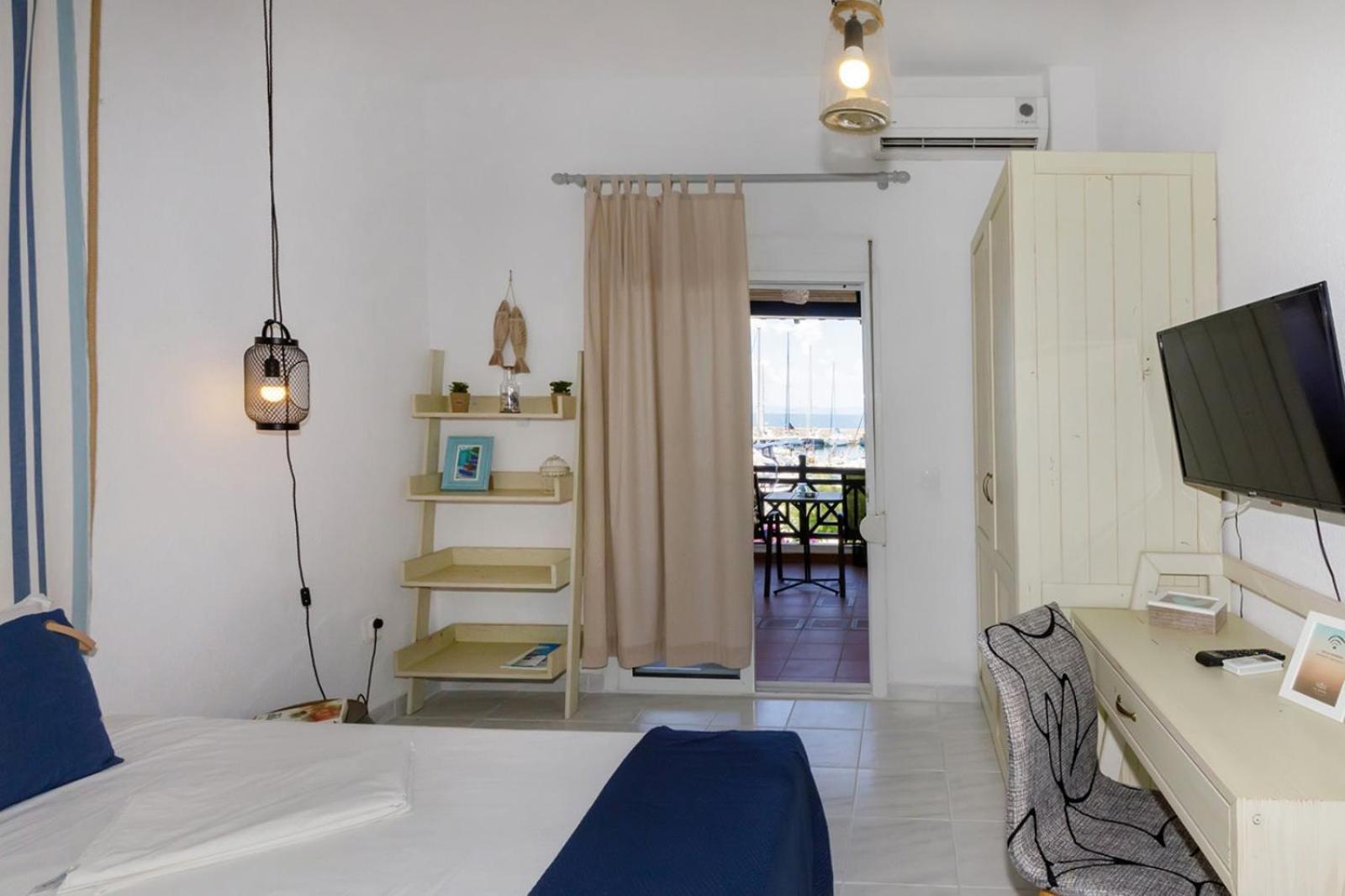 Nikiti Seafront Blue Apartment ภายนอก รูปภาพ