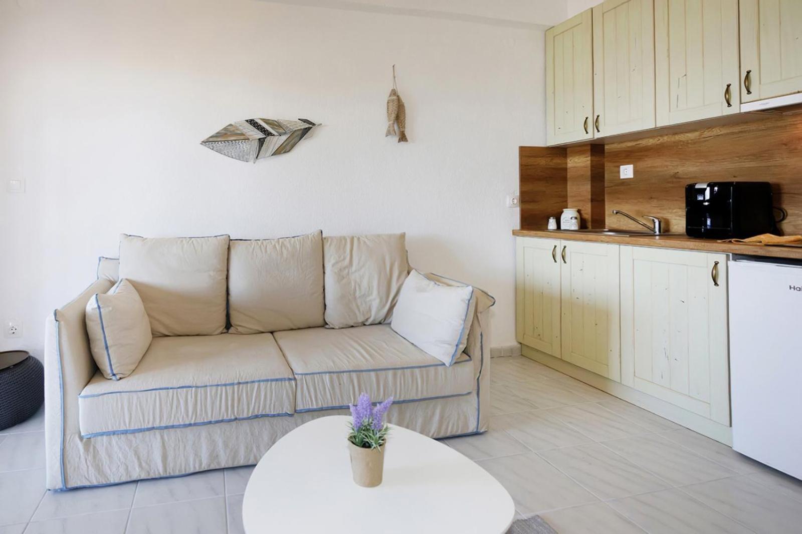 Nikiti Seafront Blue Apartment ภายนอก รูปภาพ