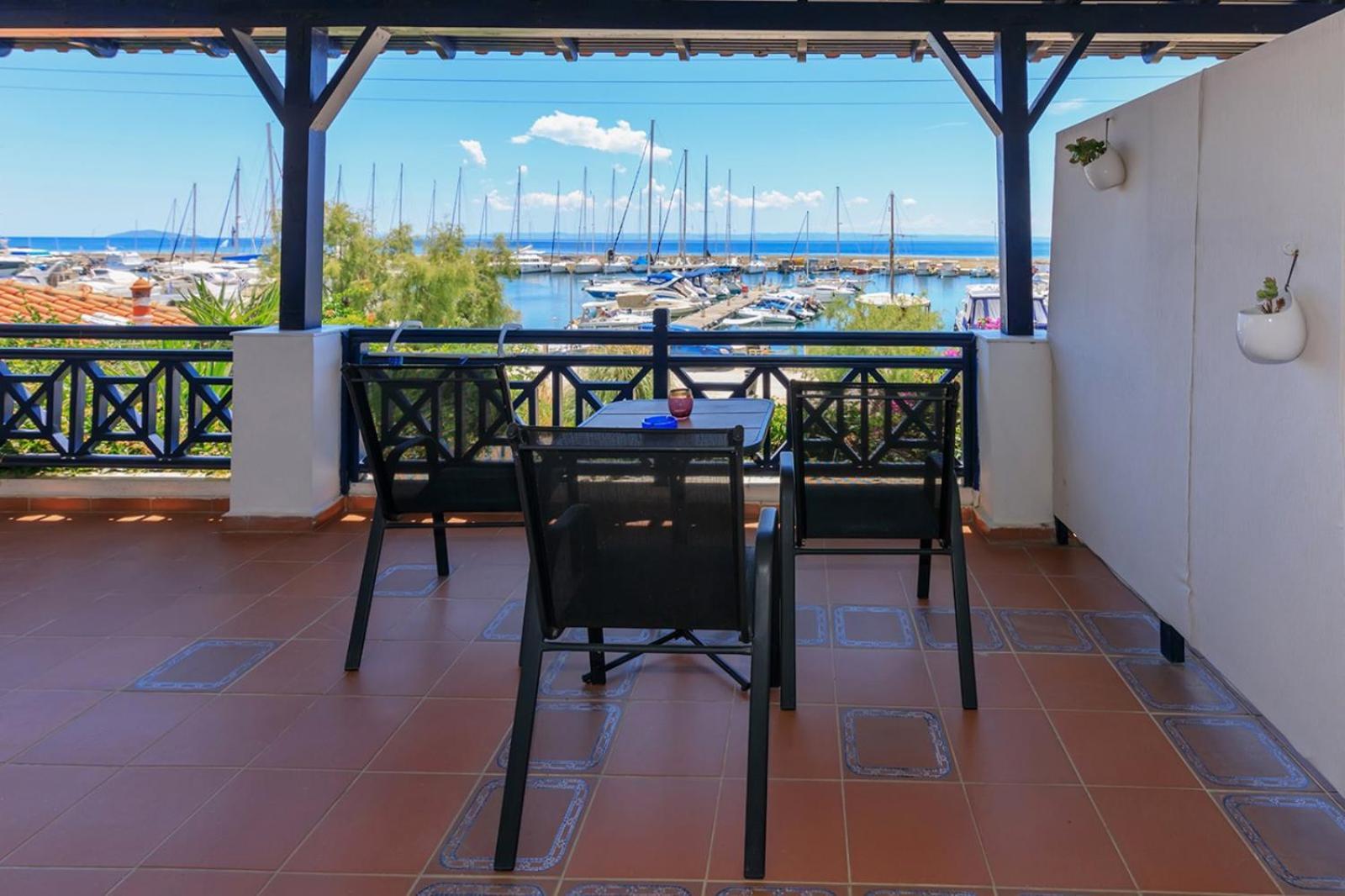 Nikiti Seafront Blue Apartment ภายนอก รูปภาพ